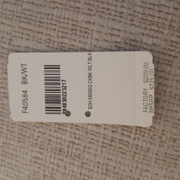 Coach Tri Fold Wallet - Picture 9 of 9